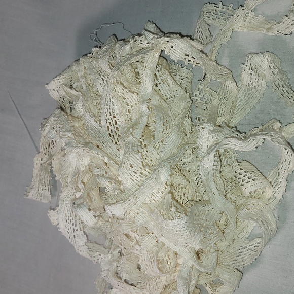White Cotton Lace 1" Wide - Picture 1 of 4